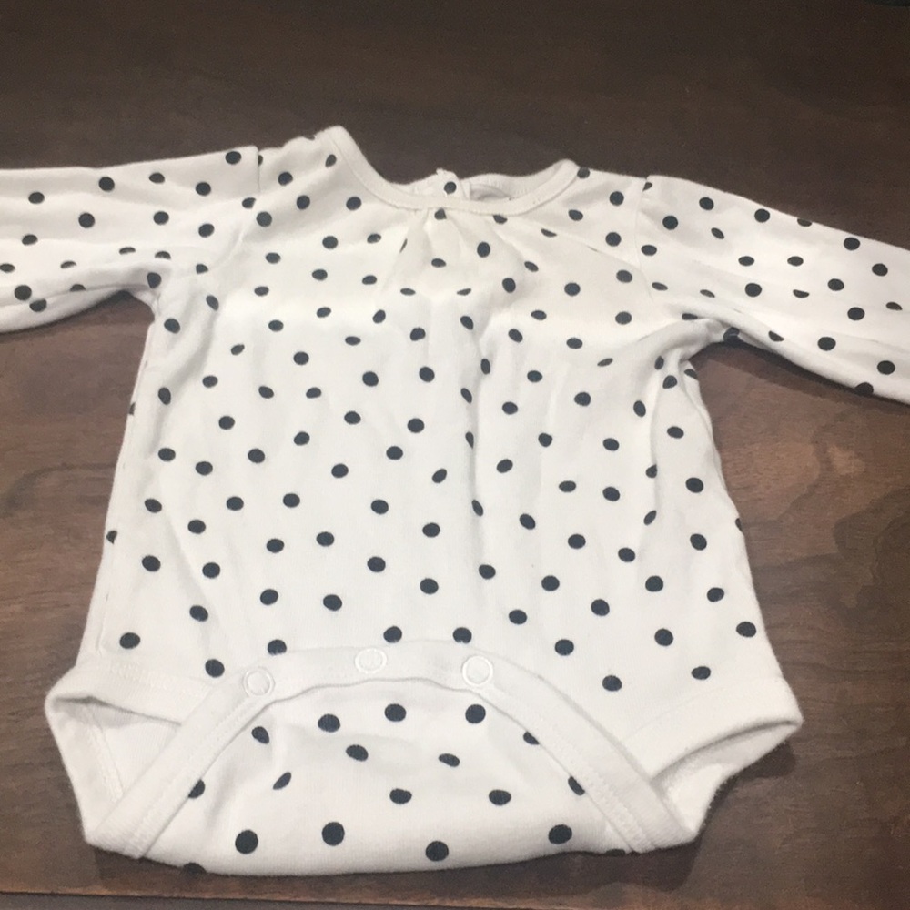 Black and white polka dot onesie (6 months)